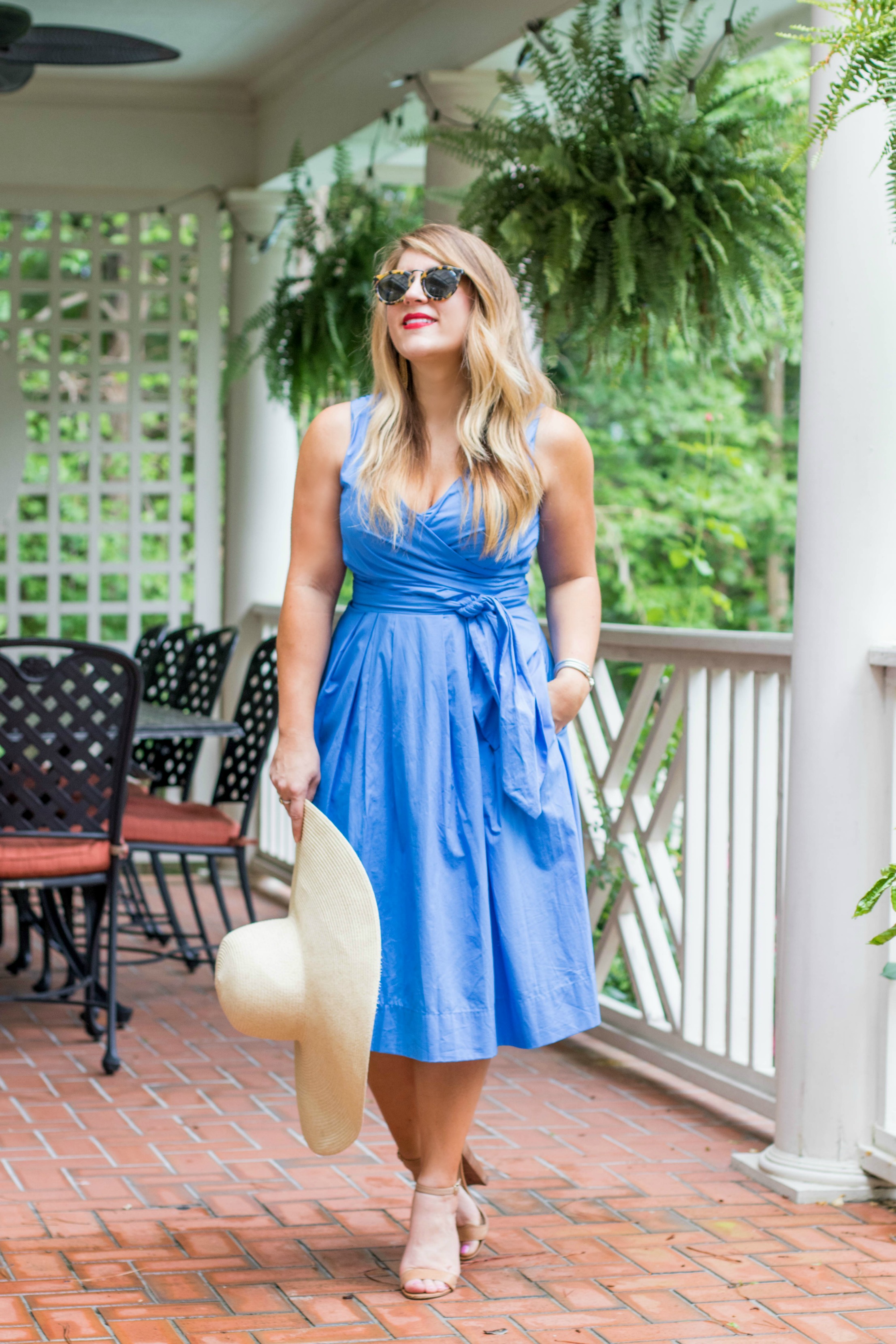 summer-wedding-attire-with-hallmark-coffee-beans-and-bobby-pins