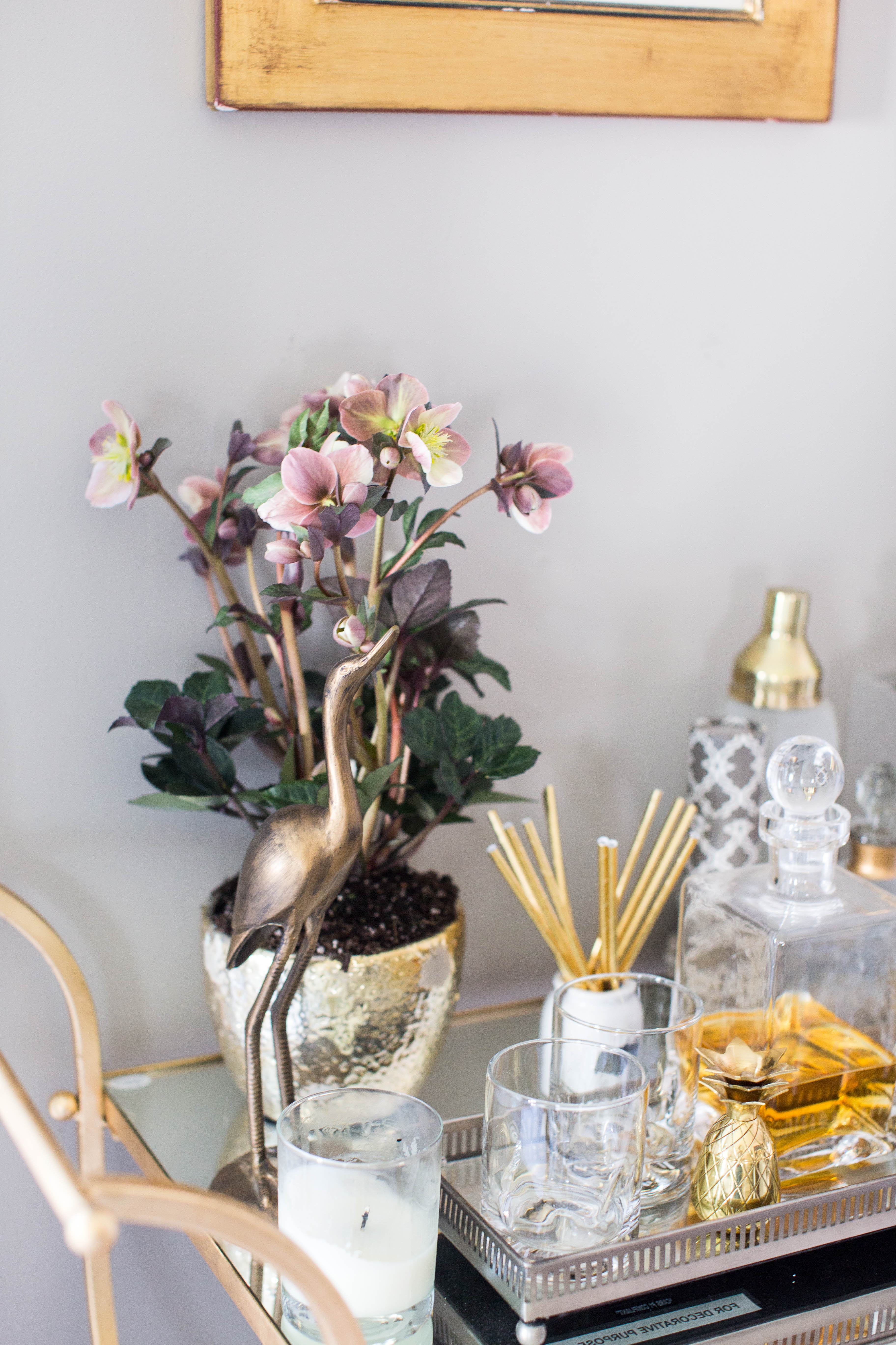 Bar cart styling | coffeebeansandbobbypins.com