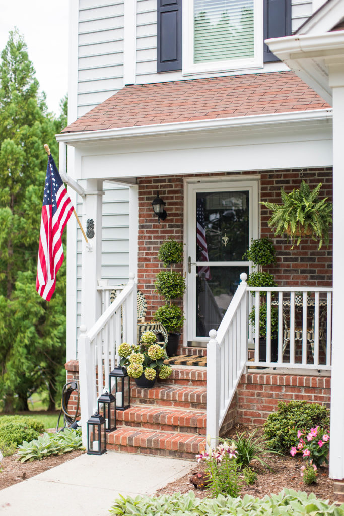 Small Front Porch Decor Ideas | Coffee Beans and Bobby Pins