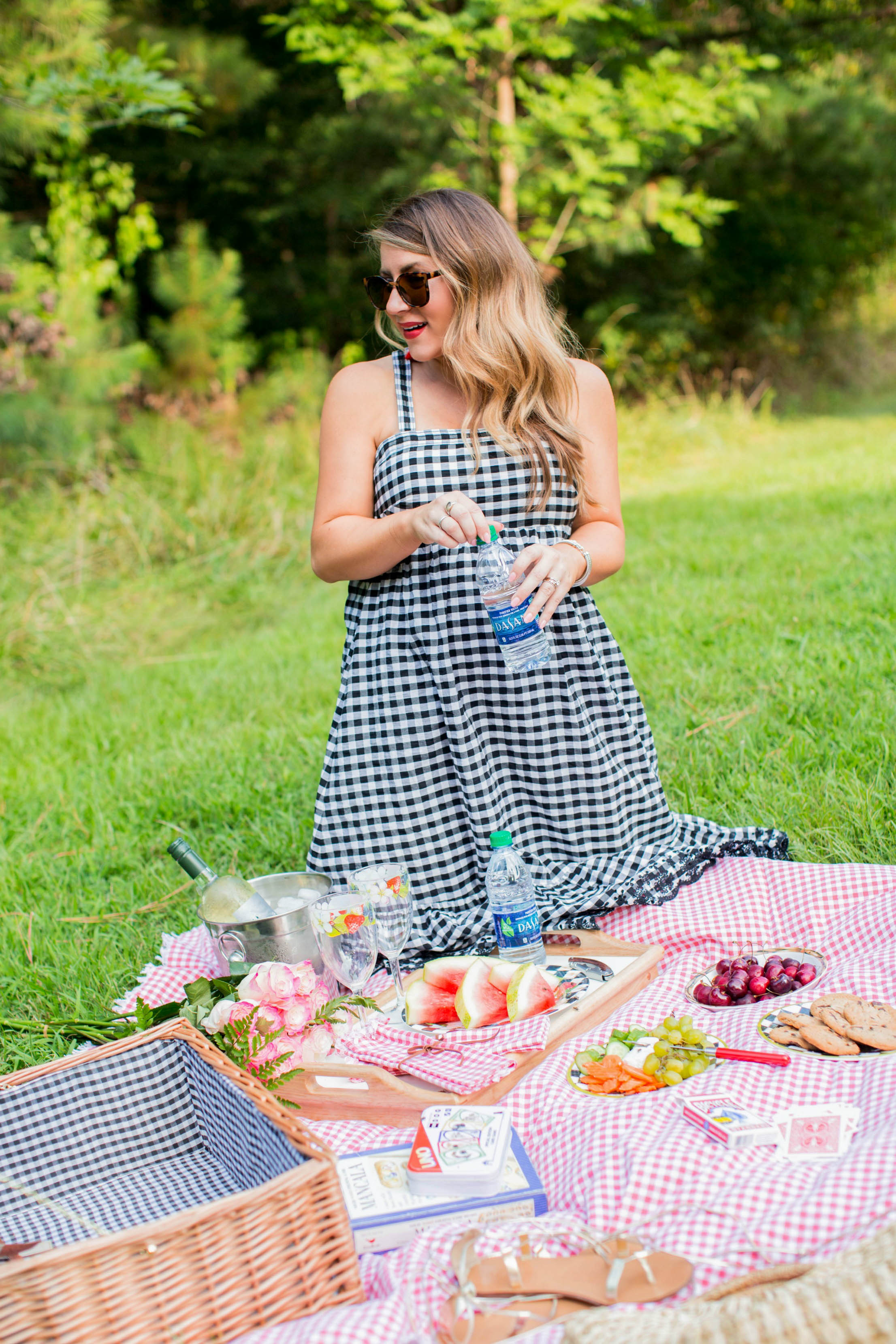 How to Have the Perfect Summer Picnic | coffeebeansandbobbypins.com