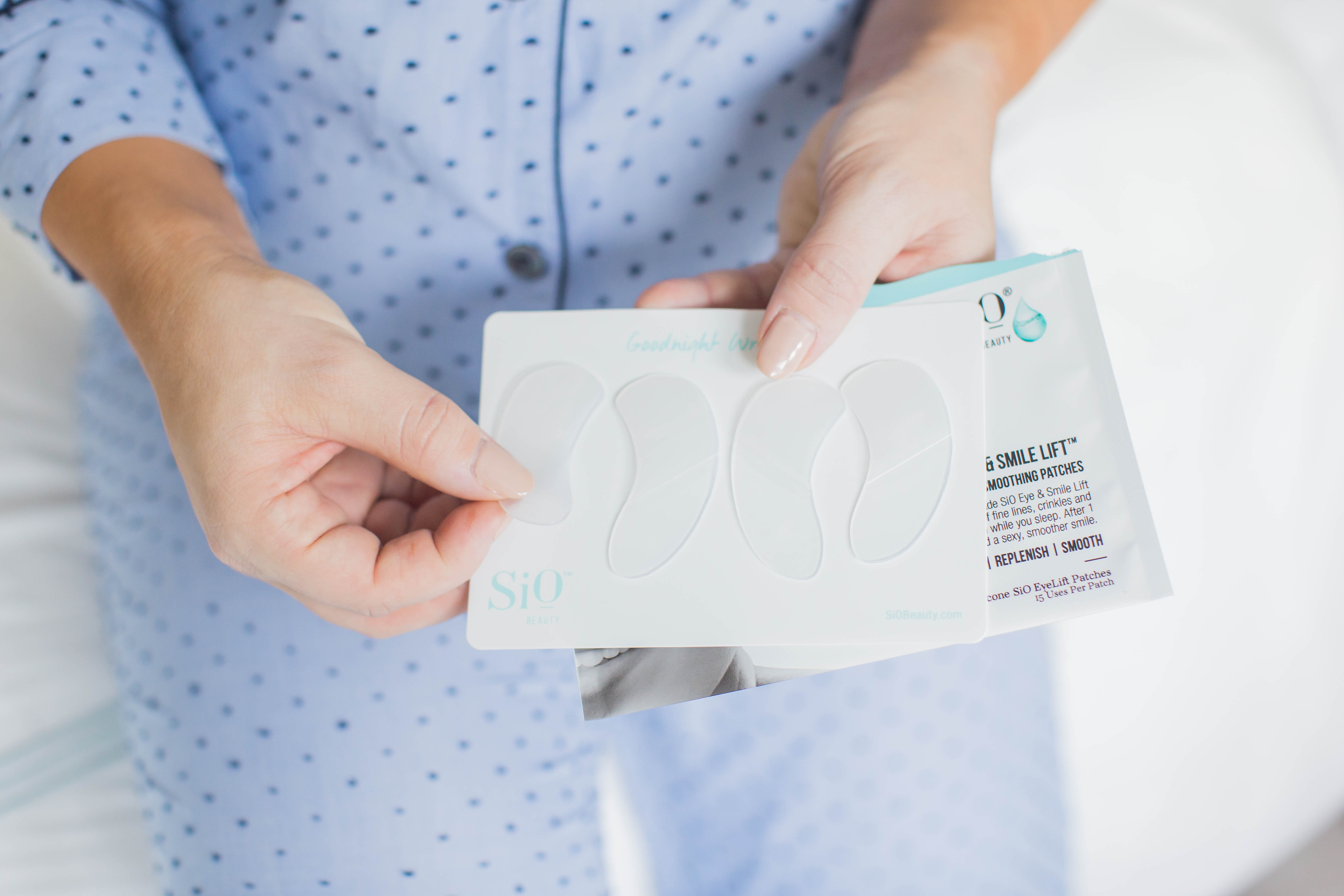 SiO Beauty Pads Review by North Carolina beauty blogger Coffee Beans and Bobby Pins
