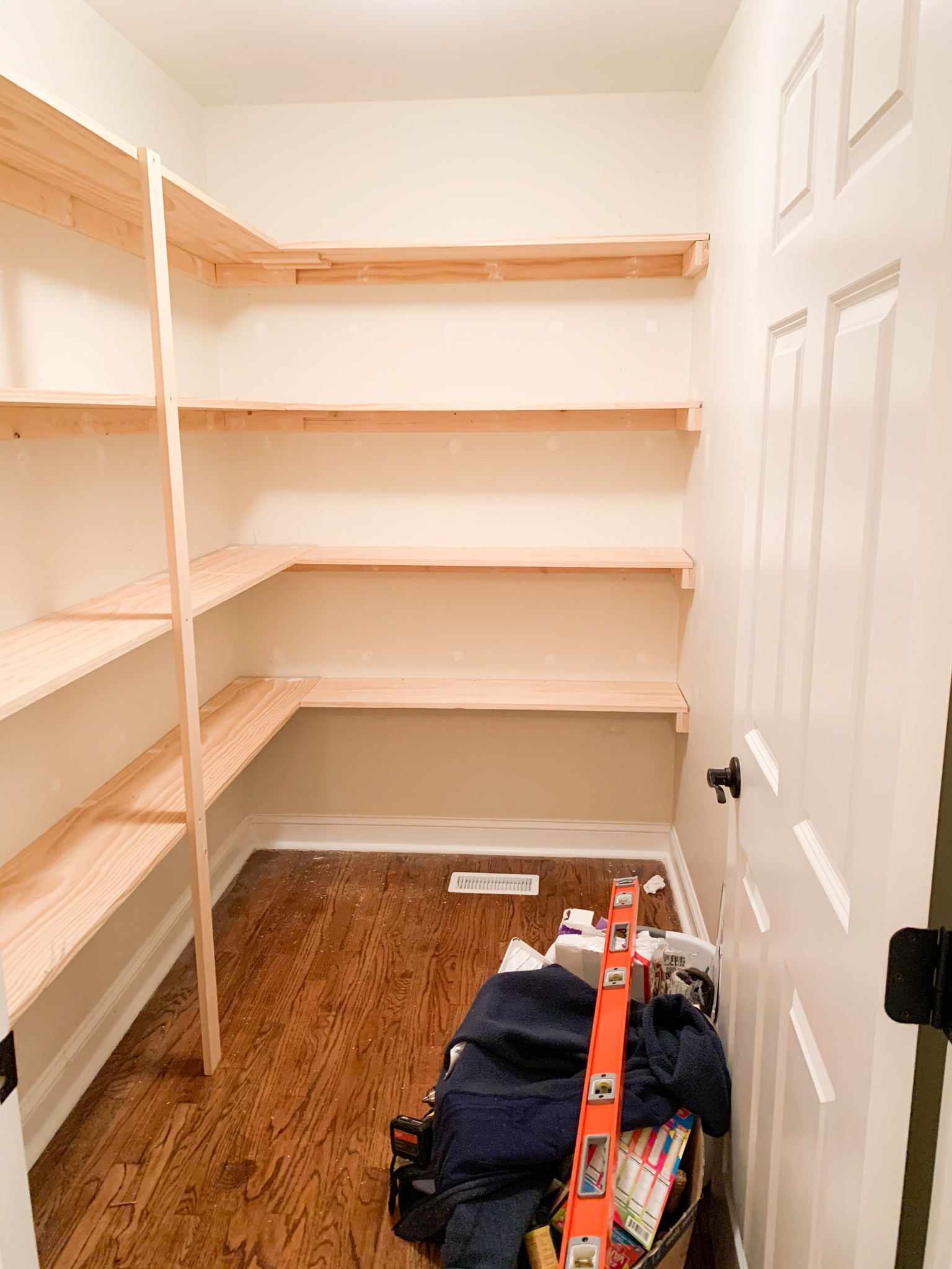 how to build pantry shelves