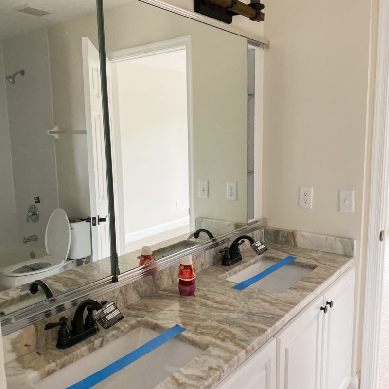 Mini Jack n’ Jill Bathroom Makeover